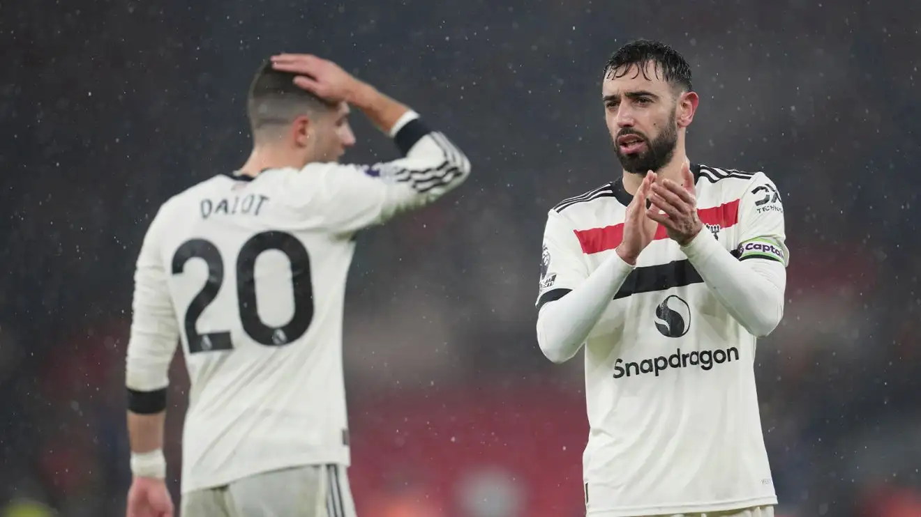 Bruno Fernandes commends during Manchester United's 2-2 draw with Liverpool