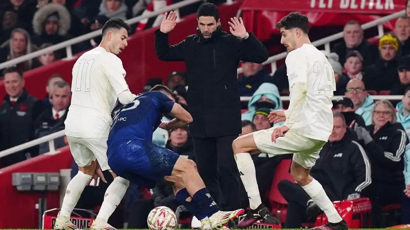 Mikel Arteta is 'overpaid jester' and Arsenal are just 'expensive Stoke' - Football365 1 Mikel Arteta during Mishmash v Man Utd