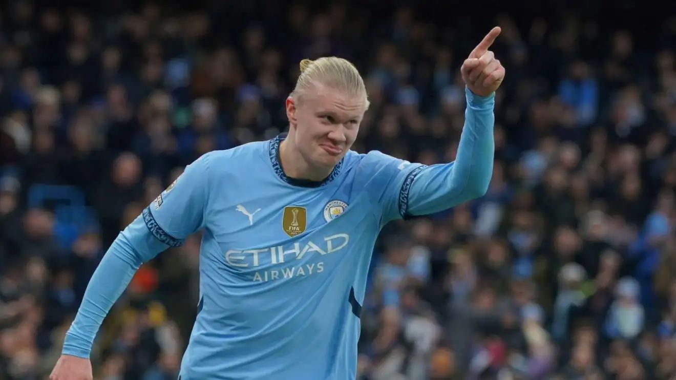Man City: Erling Haaland signs staggering deal until 2034 as clauses are 'removed' in Real Madrid blow 1 Male Urbane space striker Erling Haaland