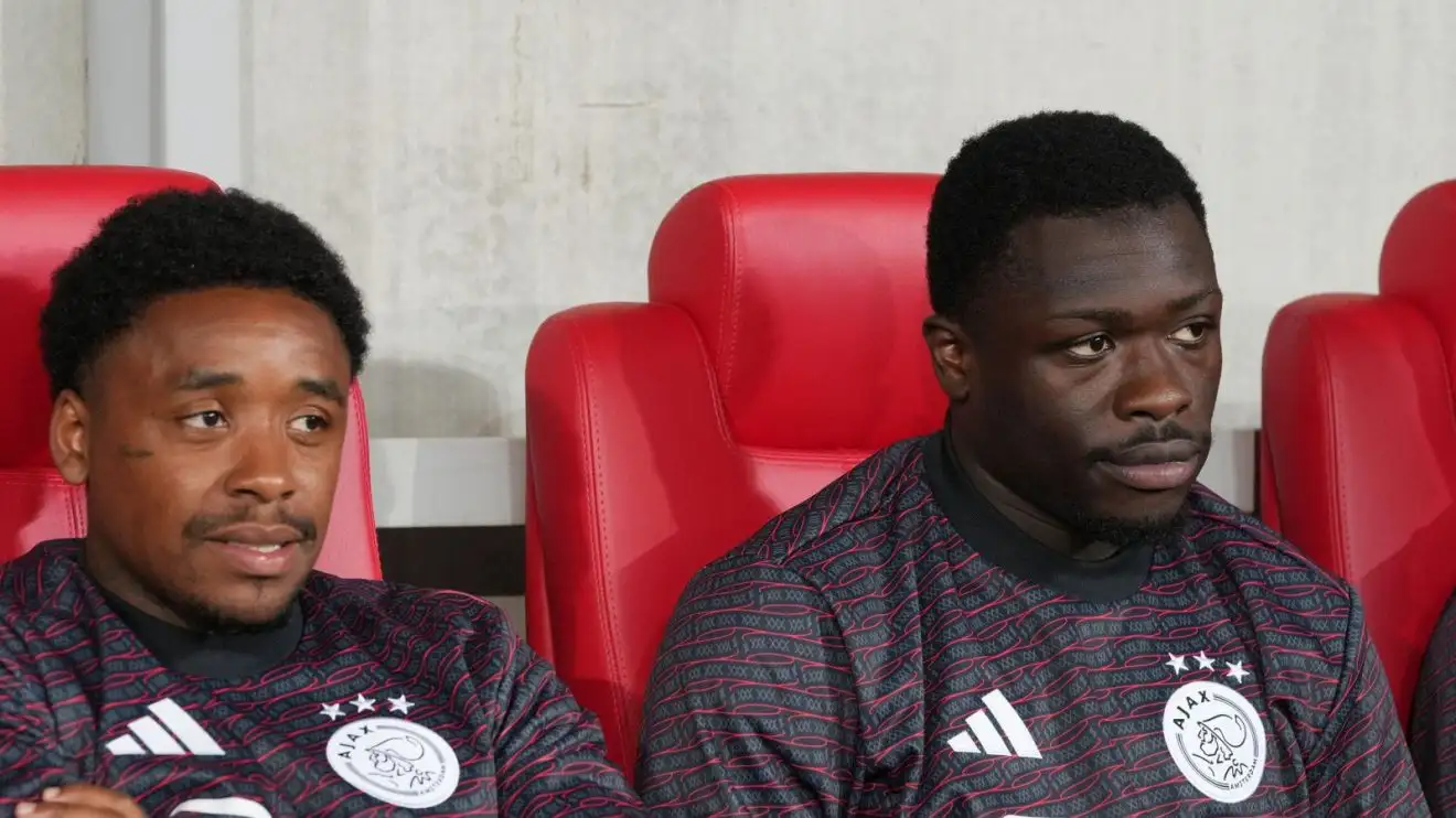 Man Utd 'offered' transfer hijack on Spurs, West Ham in 'significant twist' with INEOS 'switching attention' 1 Male Utd transfer Brobbey Tottenham