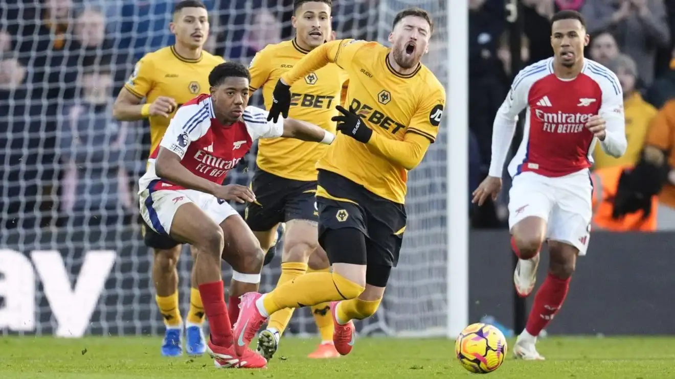 Arsenal: Michael Oliver made a 'great decision' to send off Lewis-Skelly over 'potential leg breaker' 1 Arsenal defender Myles Lewis-Skelly