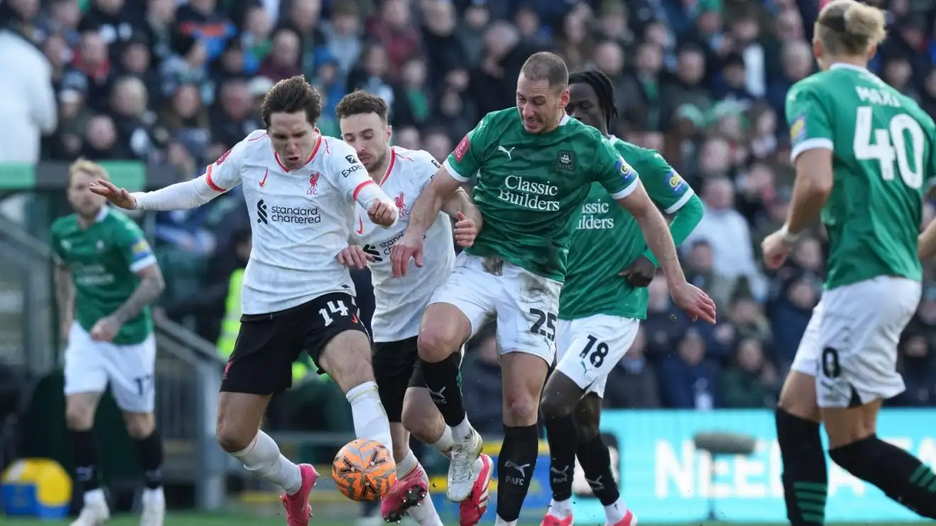 'A bag of crisps hold firmer' - one Liverpool player destroyed after FA Cup exit - Football365 1 Federico Chiesa being frivolous