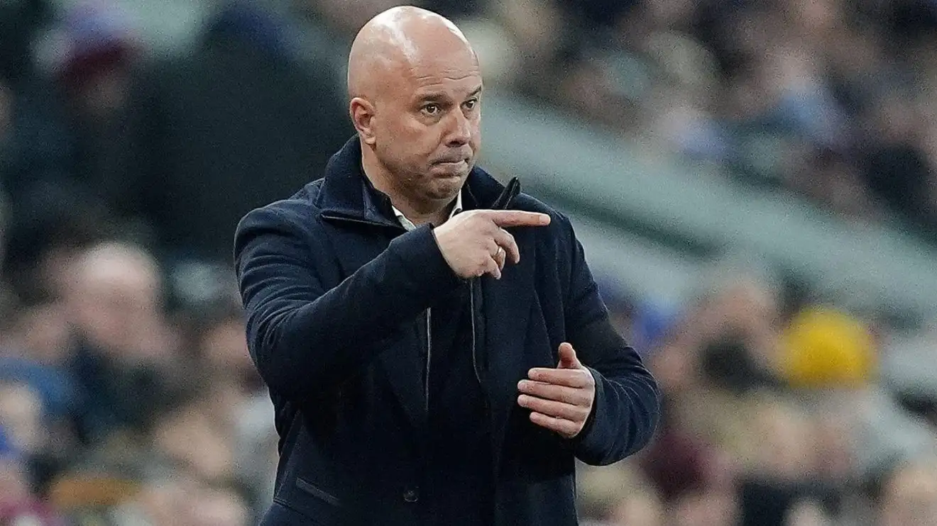 Arne Slot 'losing the plot' as Arsenal handed the title 1 Liverpool optimal dogs Arne Slot