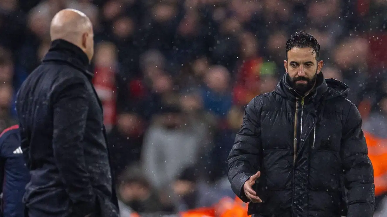 Slot showed Amorim how to use more than one formation 1 Liverpool supervisor Arne Port with Manchester United coach Ruben Amorim on the touchline