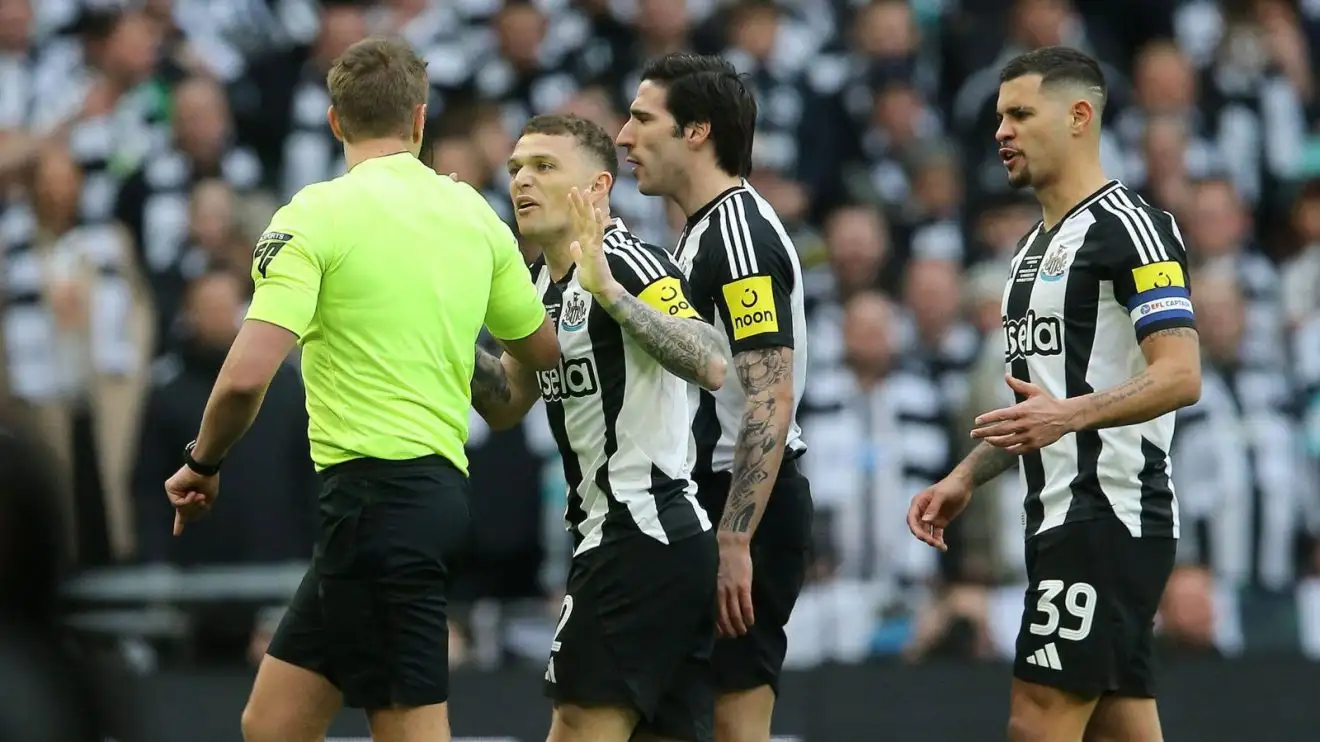 Newcastle United star 'fuming' at teammate he wanted to 'strangle' after huge mistake vs Liverpool 1 Newcastle Trippier Guimaraes