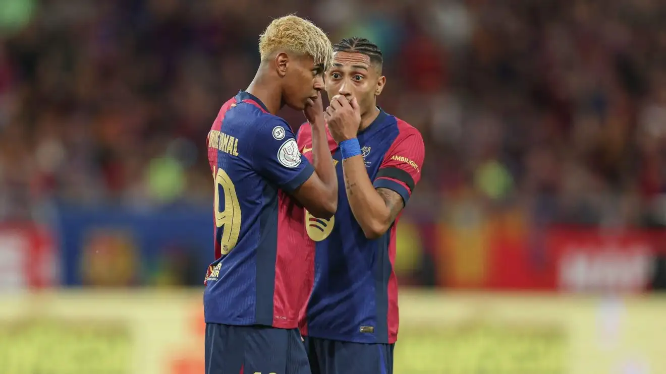 Barcelona star 'annoyed', 'threatens' to quit after Man Utd submit £127m 'offer' with 'agreement' reached 1 Lamine Yamal Raphinha Male Utd