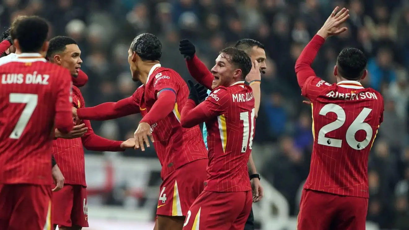 Are Liverpool supporters the most 'obnoxious' and 'delusional'? 1 Liverpool players gloss for a judgment versus Newcastle