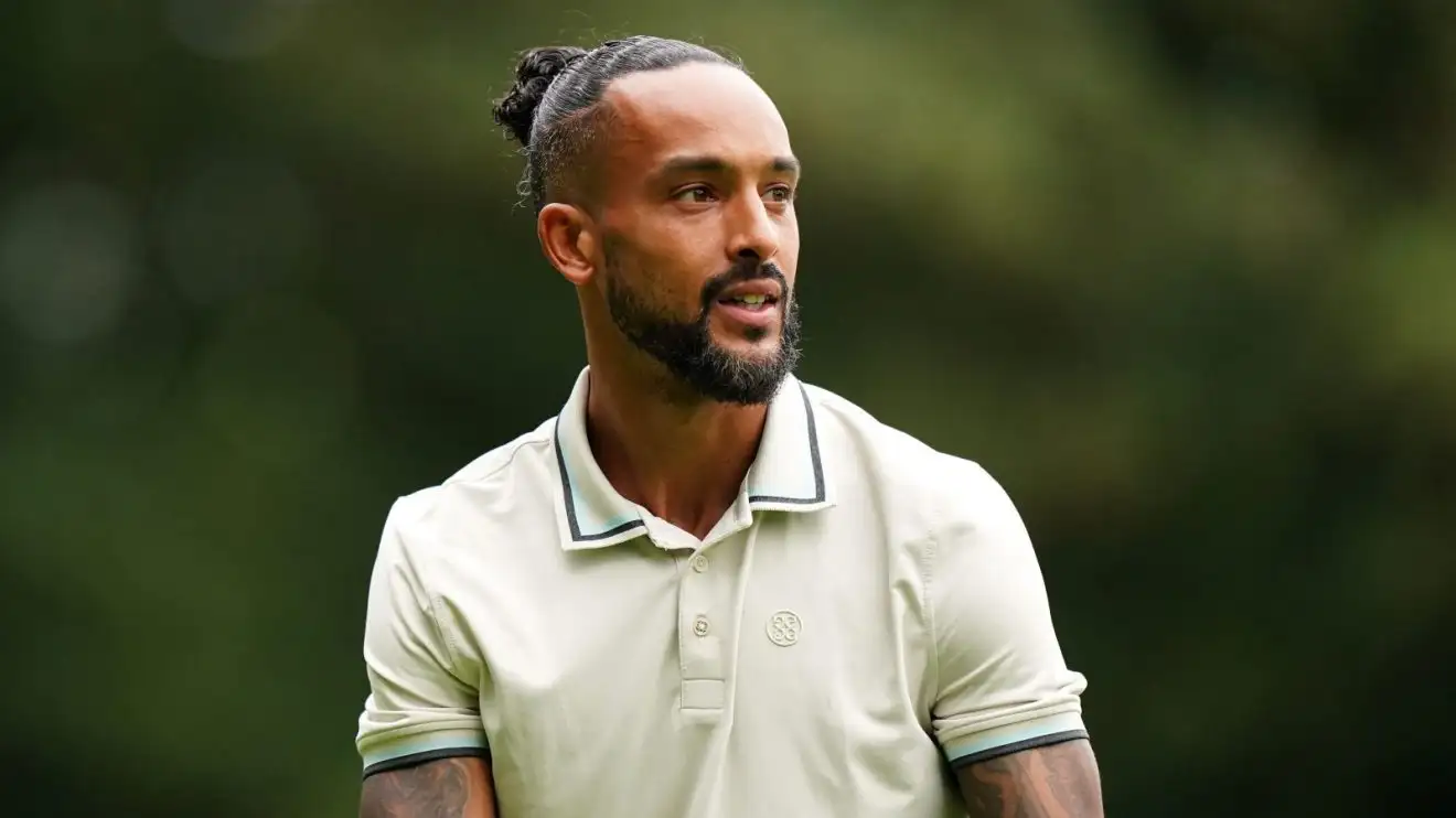 Walcott names two Arsenal stars who can't start together as Wright warns Arteta 1 Previous Conglomeration winger Theo Walcott