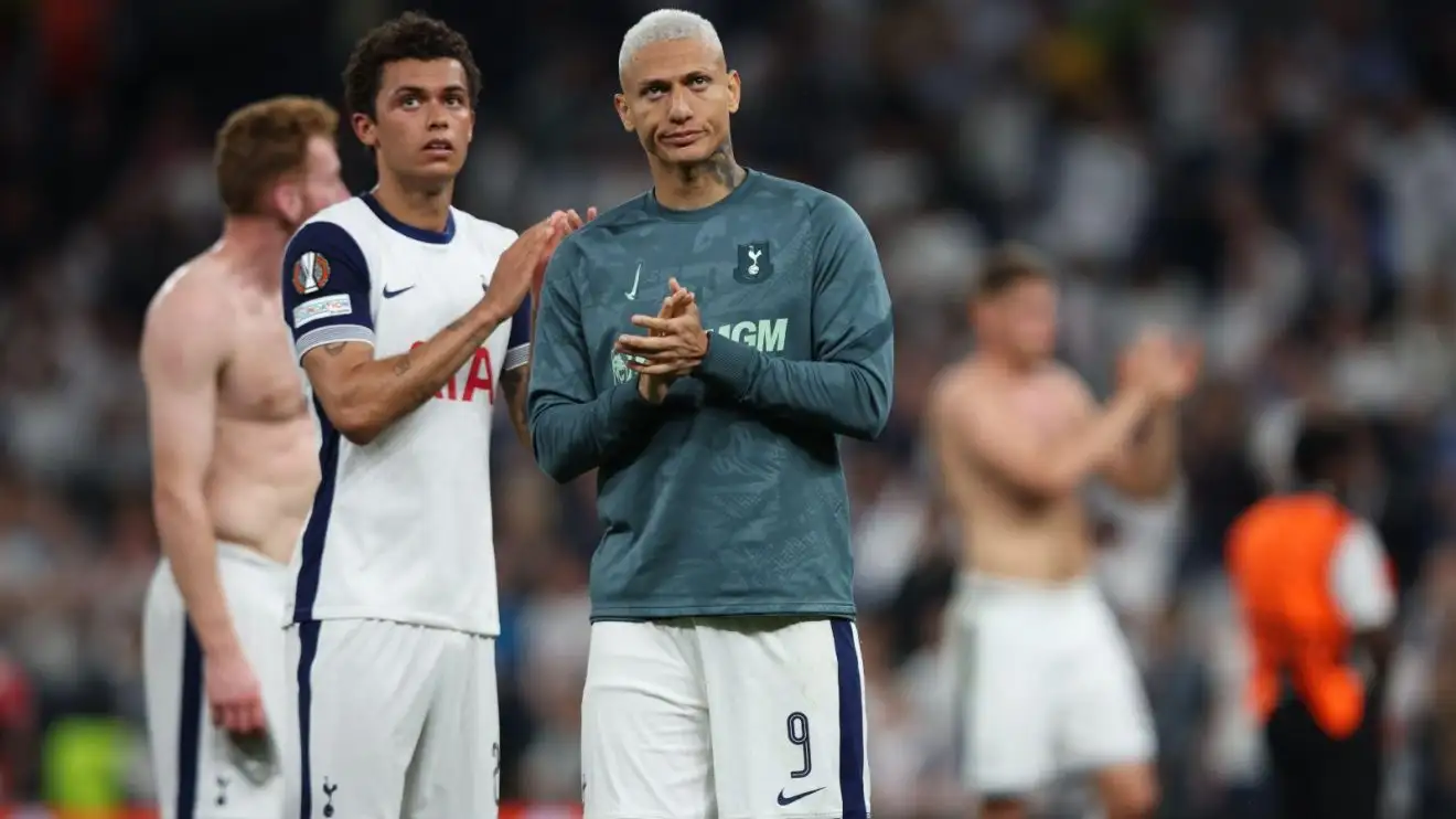 Spurs fans fear the worst after *checks notes* 3-1 win 1 Spurs striker Richarlison compliments the adherents