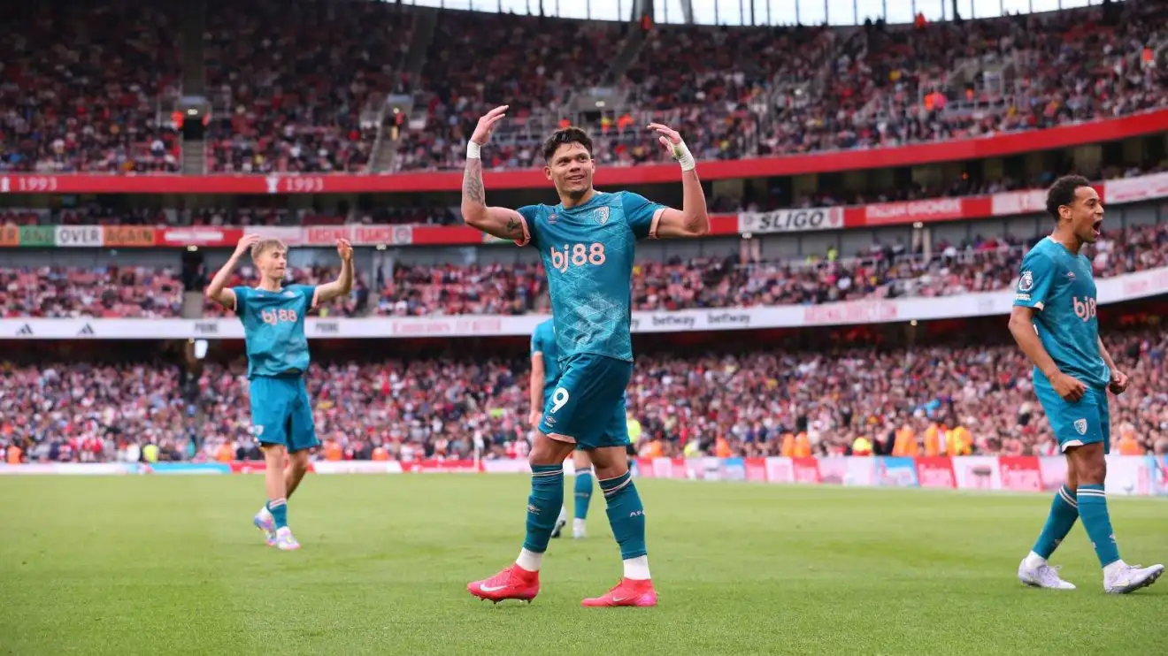 Arsenal told they 'missed a trick' by not signing 'clever' £40m Premier League 'kid' 1 Evanilson versus Medley