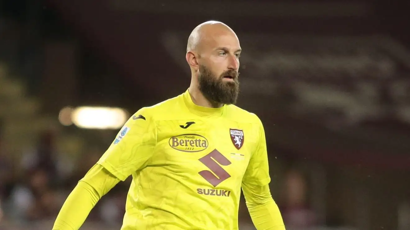 Romano reveals Man Utd make 'initial contact' for 'unbeatable' 6ft 8 Serie A monster 1 Vanja Milinkovic Savic is a transmit target for Guy Utd