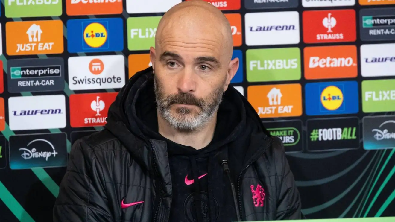 Chelsea told to ditch interest in Man Utd star as PSG launch British record 'offer' for Blues star 1 Chelsea head coach Enzo Maresca