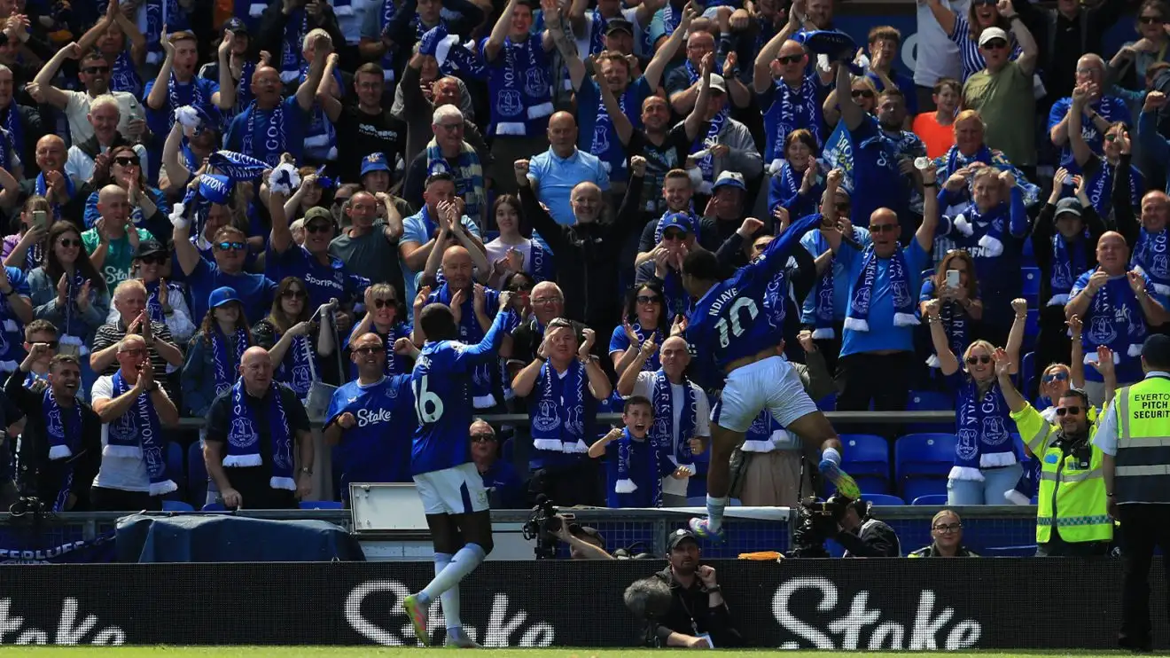 Iliman Ndiaye celebrates in front of a raucous Goodison Park crowd after scoring against Southampton
