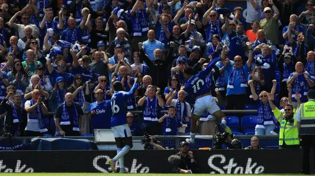 Iliman Ndiaye celebrates in front of a raucous Goodison Park crowd after scoring against Southampton