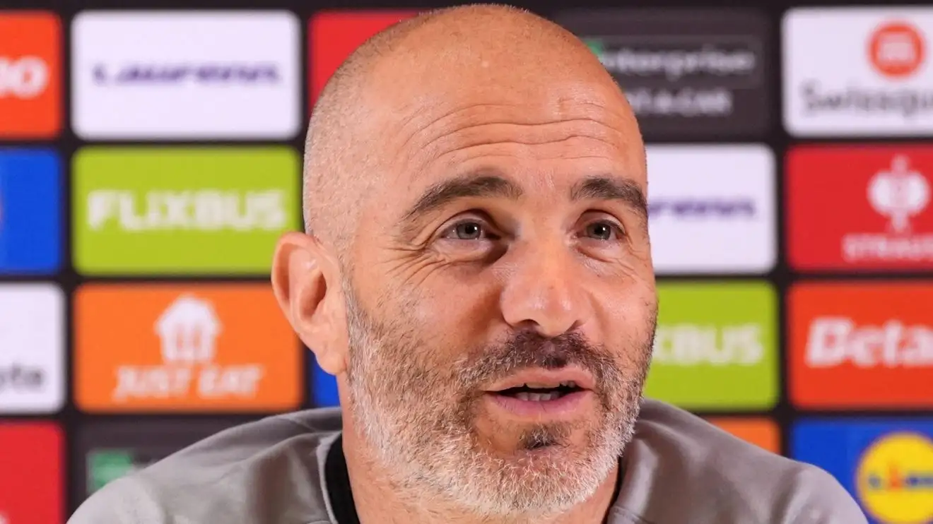 Man Utd blow as Chelsea 'return' for Barcelona star 1 Enzo Maresca speaks to press on Chelsea's Europa Conference final