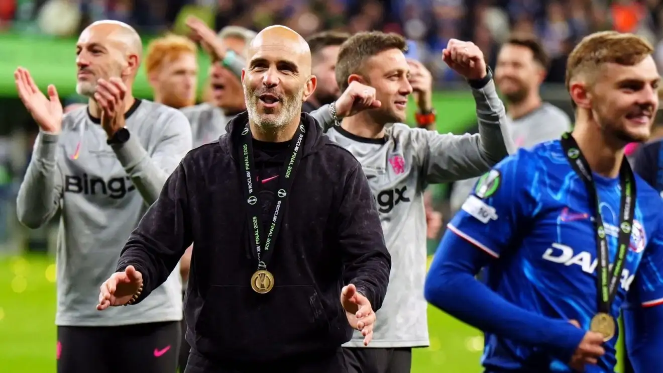 Chelsea fans still say Enzo Maresca can 'f*** off' 1 Chelsea supervisor Enzo Maresca