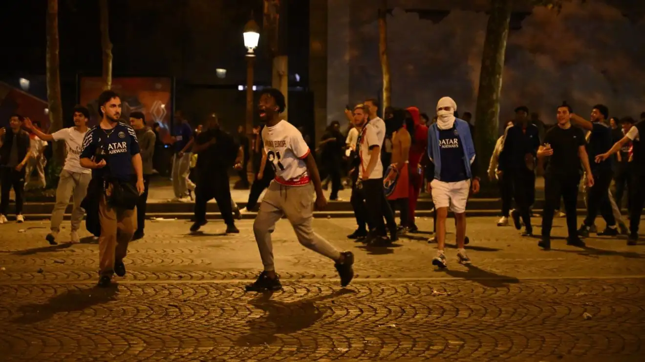 UEFA 'dared' to ban PSG from Europe after deaths and riots - Football365 1 Paris rioted after PSG win