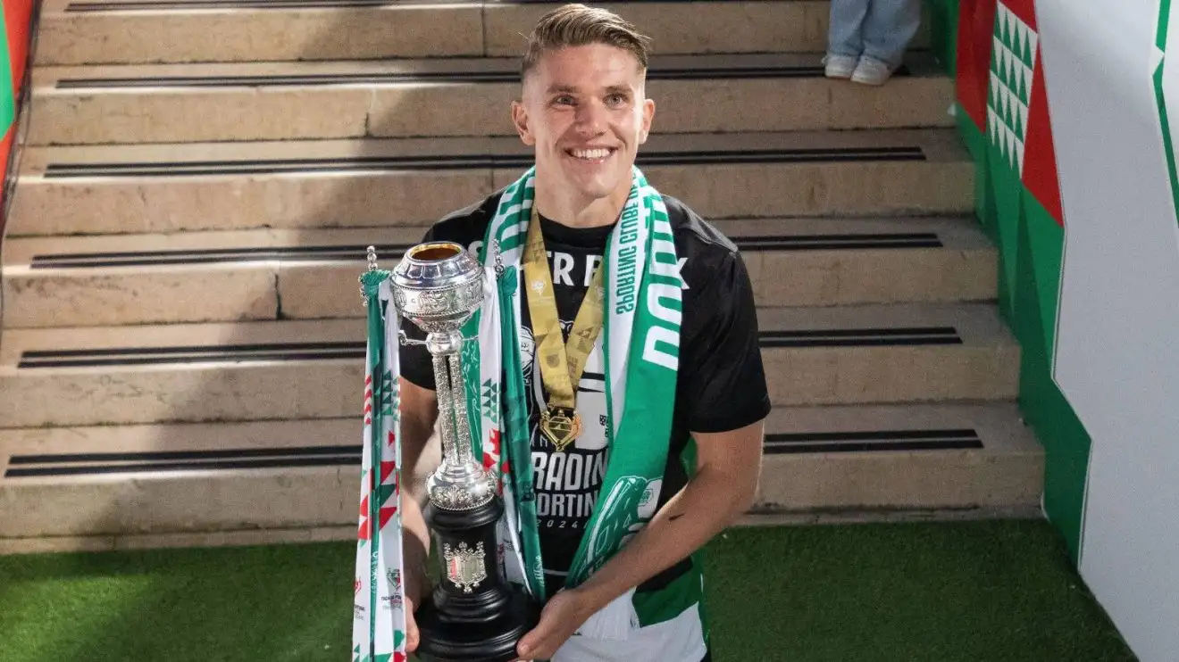 Al Hilal plot 'big move' for Arsenal, Man Utd target 1 Man Utd and also Toolbox send target Viktor Gyokeres being pleased after charismatic the final of the of the Portuguese Cup