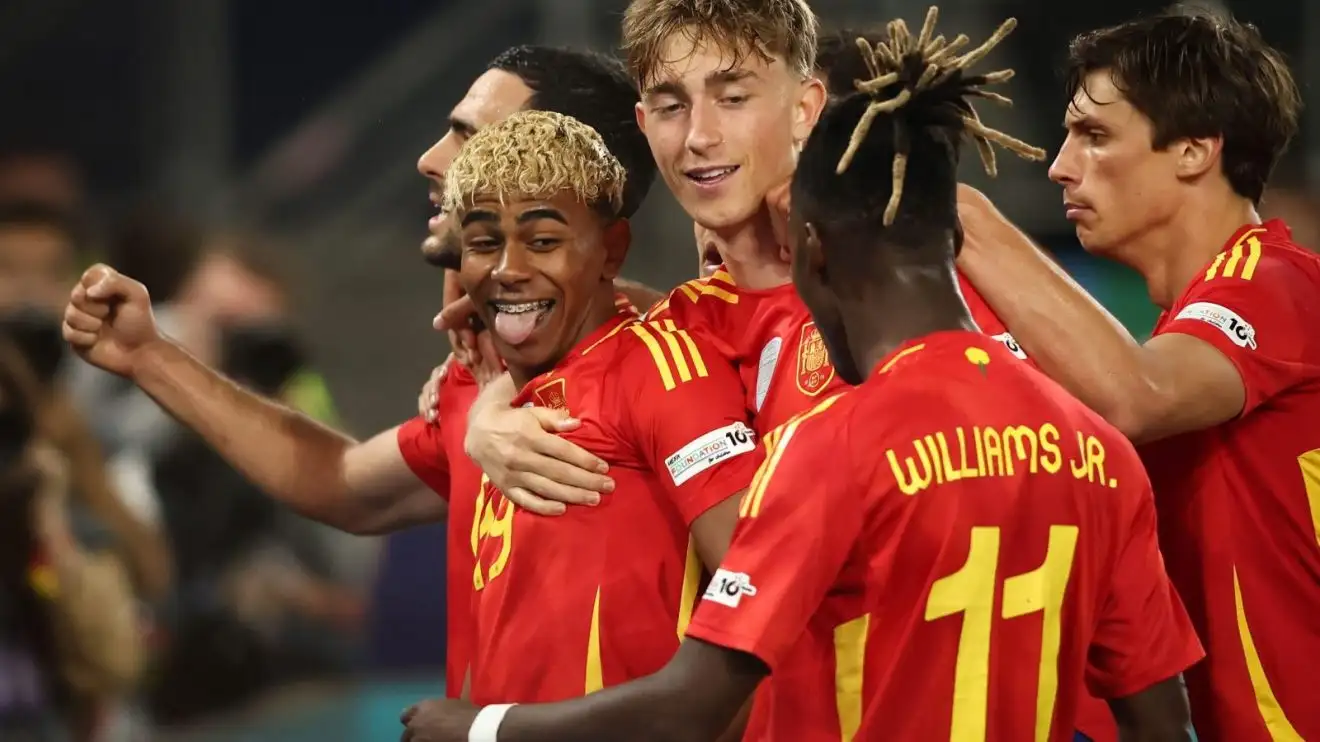 Real Madrid legend slams Barcelona star Lamine Yamal in bizarre attack: 'I don't like it' 1 Barcelona and Spain celeb Lamine Yamal