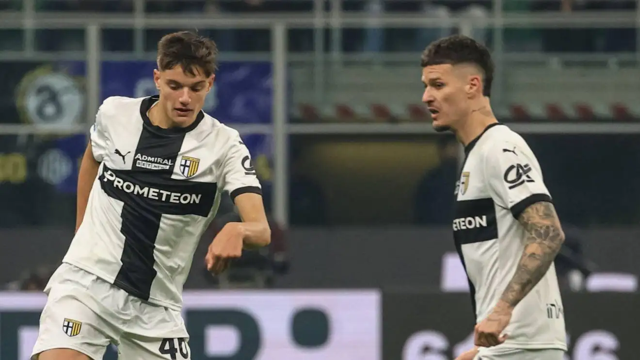 Tottenham 'preparing' lowball offer for 18y/o Italian 'rising star' centre-back 1 Giovanni Leoni, Parma