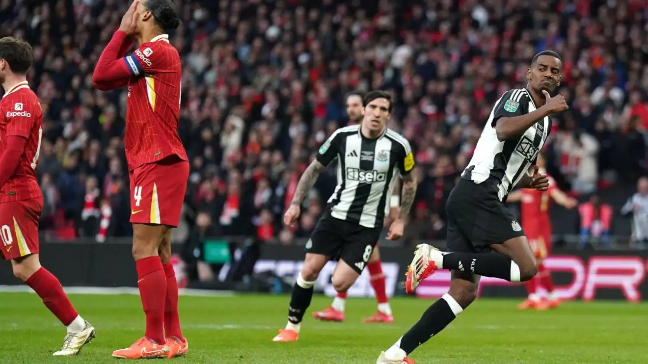 Isak reps 'consider' cancelling Newcastle contract like when Rooney quit Manchester United for £5m in 2010 - Football365 1 Newcastle demonstrator Alexander Isak immortalizes and also Liverpool captain Virgil van Dijk peeks dejected