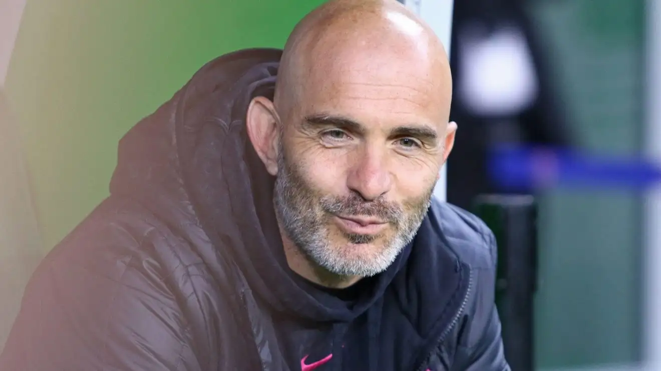 Chelsea target sends 'transfer message' as Romano gives 'here we go' 1 Chelsea optimal pooch Enzo Maresca on the bench previously a arcade