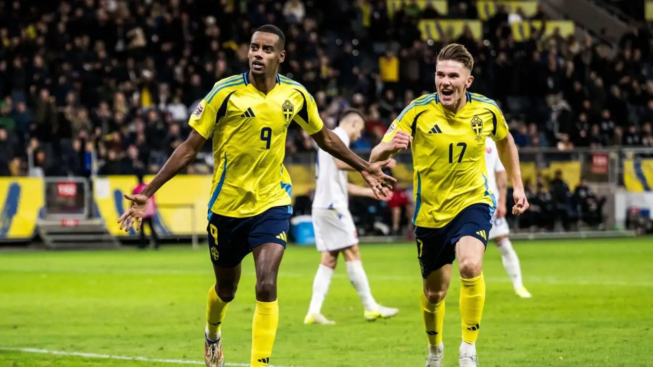 Arsenal star Gyokeres supports Isak over 'toxic transfer' approach to Liverpool move 1 Liverpool star Alexander Isak and Array striker Viktor Gyokeres