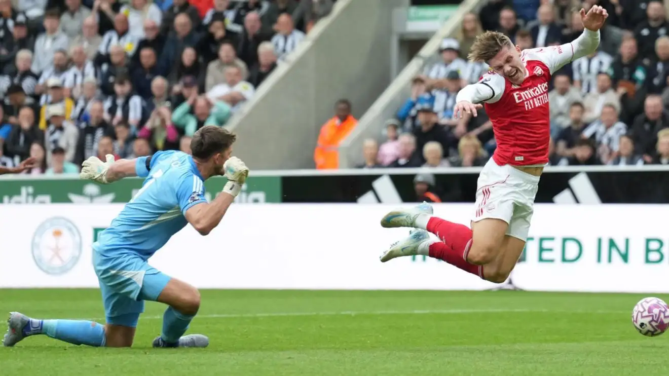 Howard Webb says there was a 'clear error' made by referee in Arsenal win vs Newcastle 1 Newcastle v Collection: Nick Pope carries down Viktor Gyokeres for a penalty