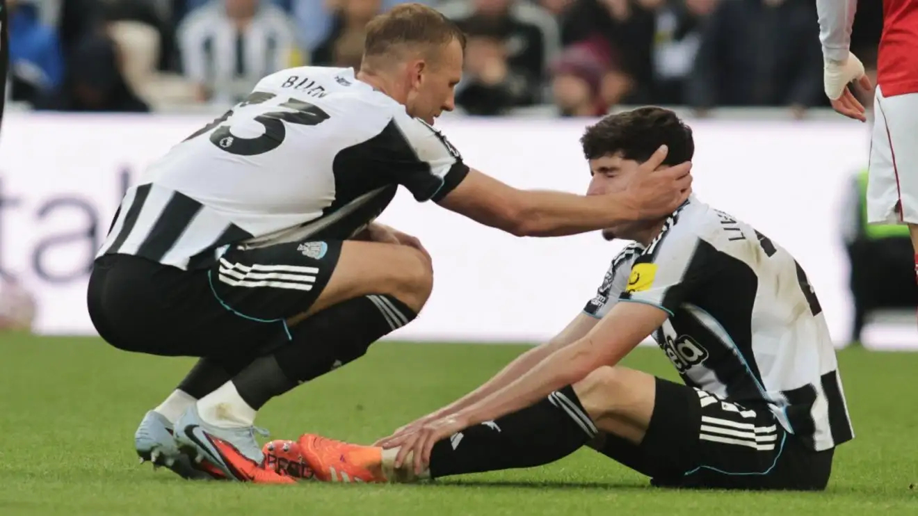 Newcastle United given injury timeline update after 'not looking good' assessment 1 Dan Scorch consoles the injured Tino Livramento
