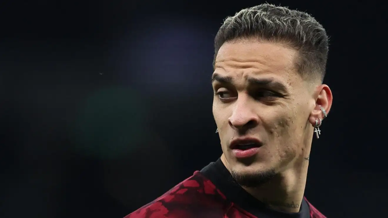 Antony reveals 'scary' Man Utd situation amid Amorim treatment as Hojlund's manager fires dig at Red Devils 1 Male Utd winger Antony