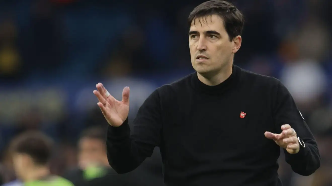 Iraola 'could manage any club in world football', so why pick poisoned chalice Man Utd? 1 Guy Utd-linked Bournemouth head technician Andoni Iraola during a match