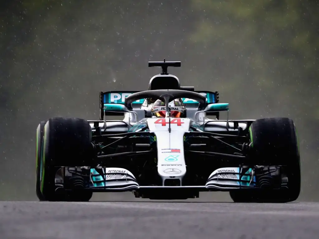 Qualy: Lewis Hamilton sails to pole at a wet Hungaroring