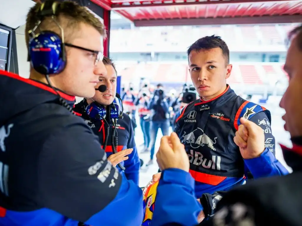 Alexander Albon: Spins on first lap