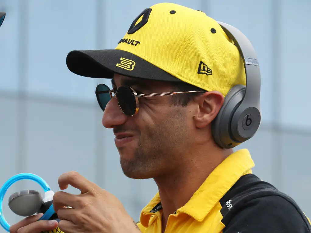 Daniel Ricciardo has reached an out-of-court settlement with former manager Glenn Beavis who had filed a £10 million lawsuit.