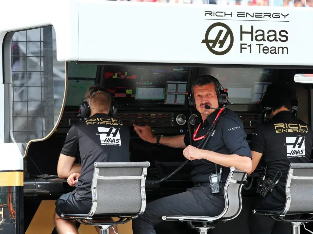 Guenther-Steiner-Haas-pit-wall-PA
