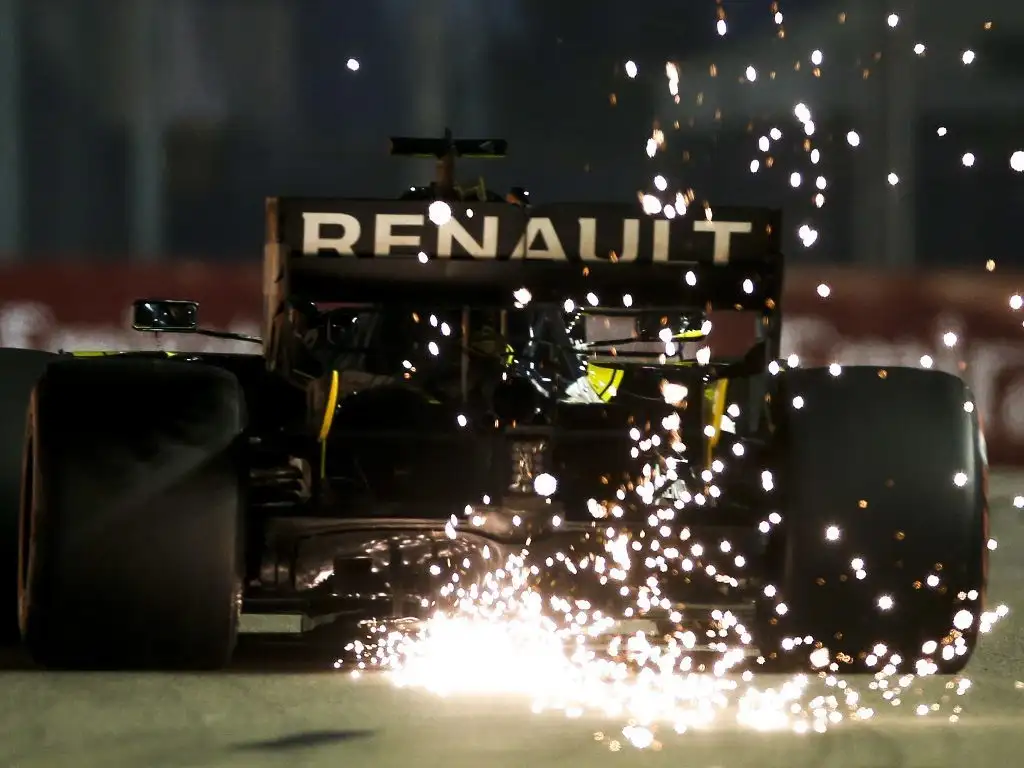 Daniel-Ricciardo-Singapore-sparks-PA