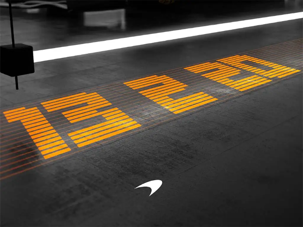 McLaren MCL35