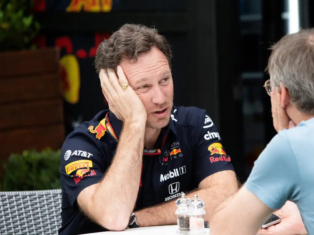 Christian Horner head in hands