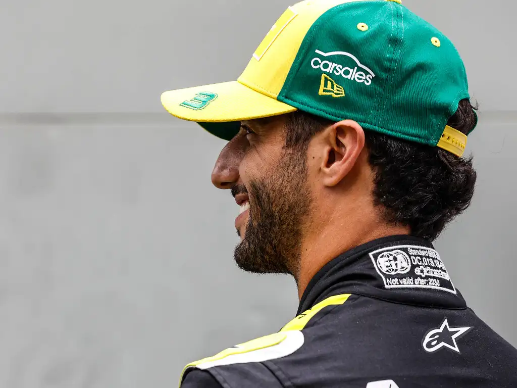 Daniel Ricciardo smiling pa