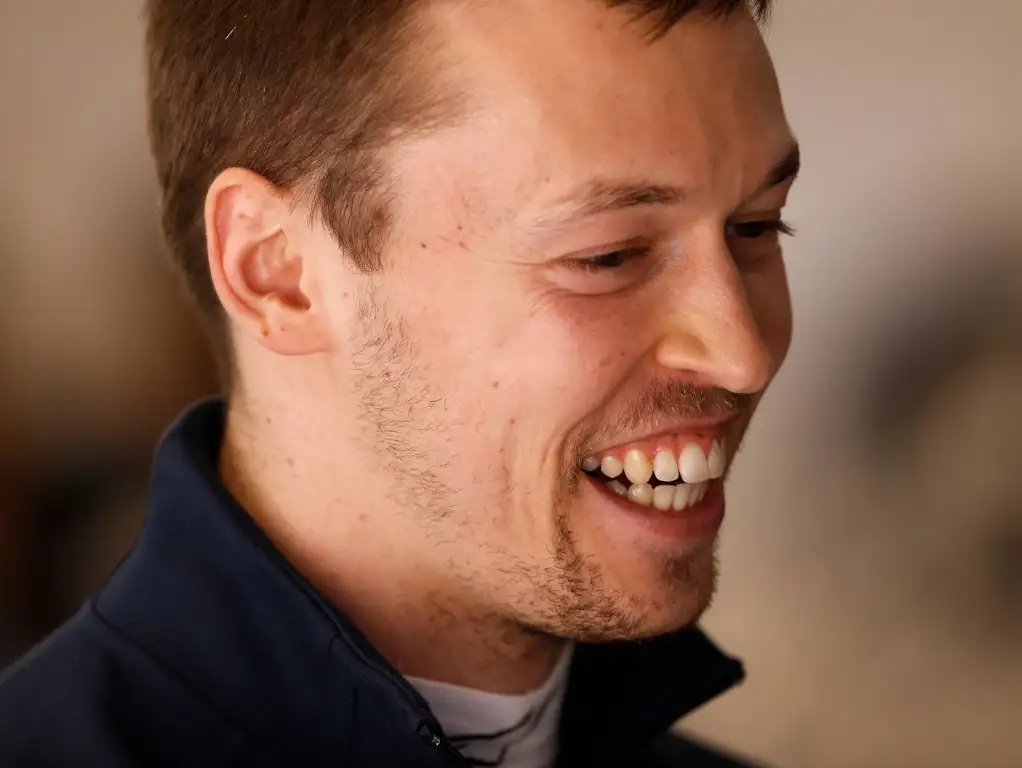 Daniil Kvyat smiling pa 2020