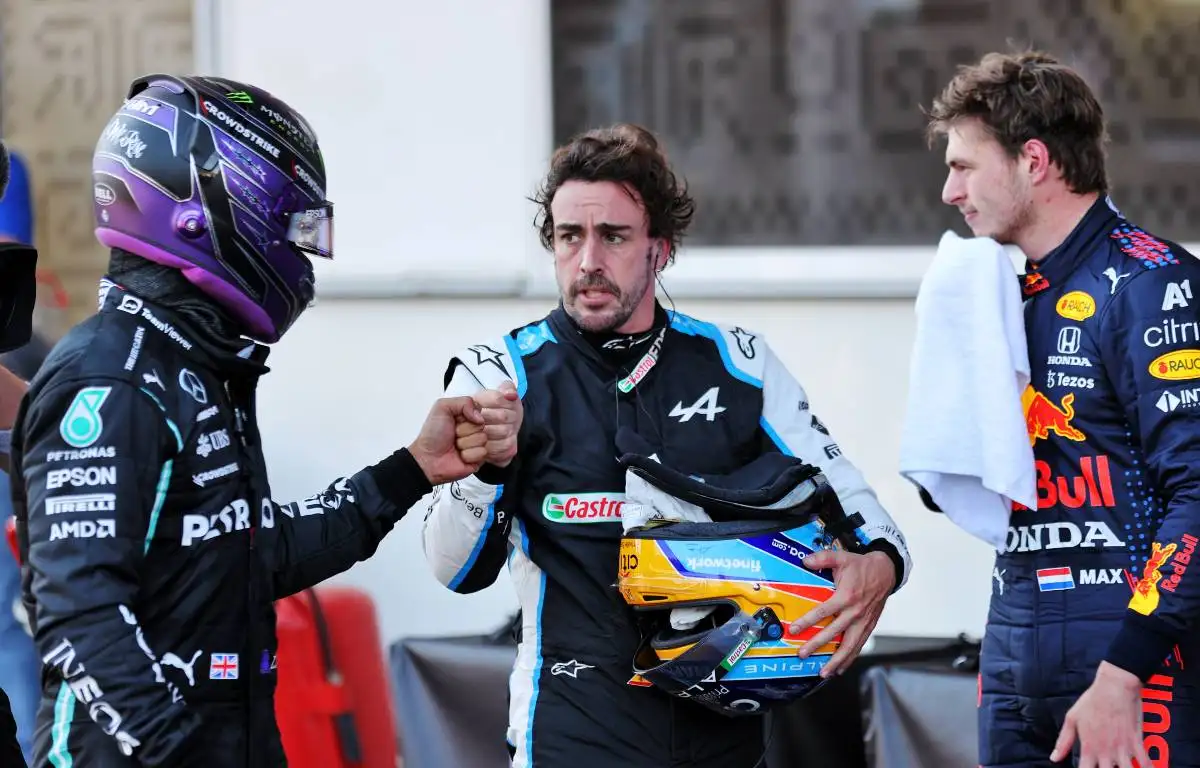 Fernando Alonso pokes fun at Mercedes with '$200m plus' Lewis Hamilton joke, F1