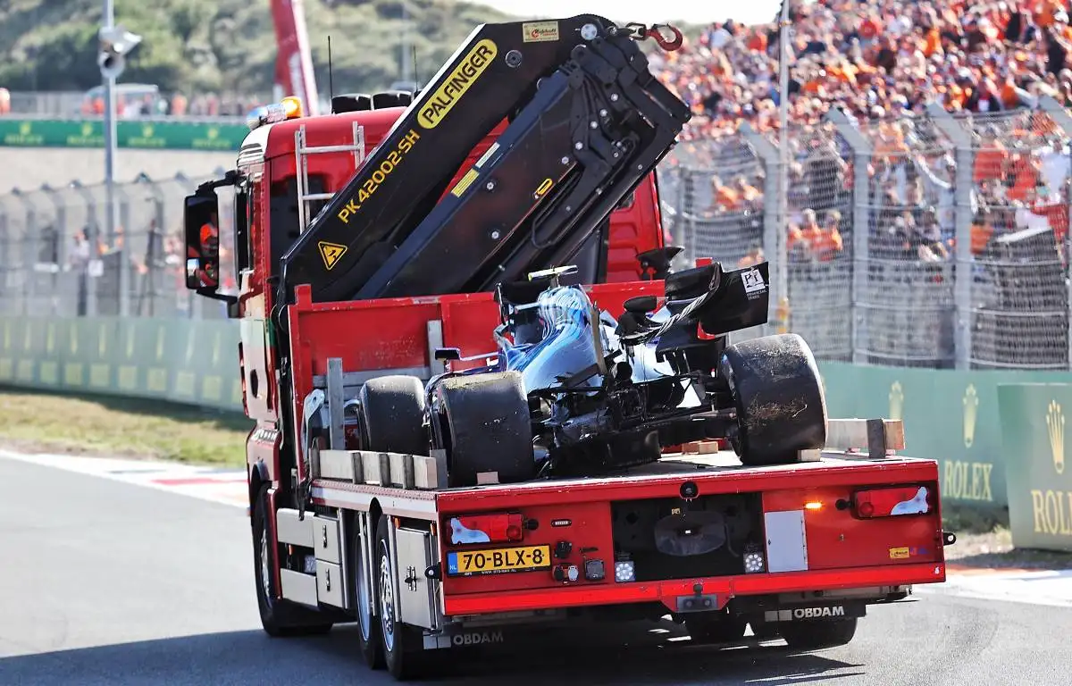 Nicholas Latifi's crashed Williams is returned to the pits during qualifying for the Dutch GP. Zandvoort September 2021.