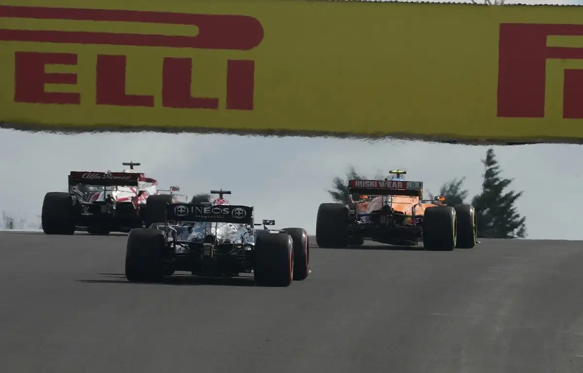 Lewis Hamilton follows Lando Norris and Kimi Raikkonen. Turkey, October 2021.