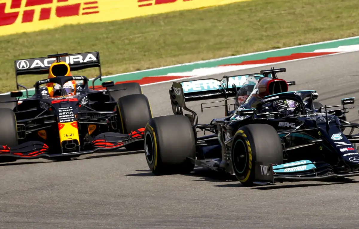 Lewis Hamilton leads Max Verstappen. Austin October 2021