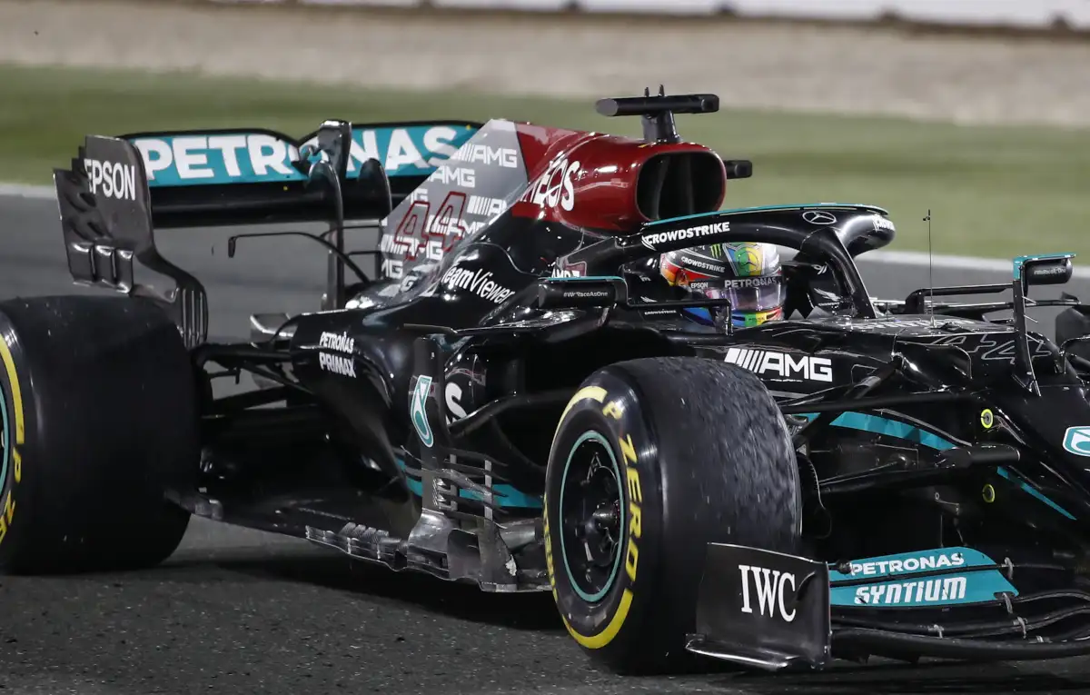 Lewis Hamilton and his Mercedes rear wing. Qatar November 2021