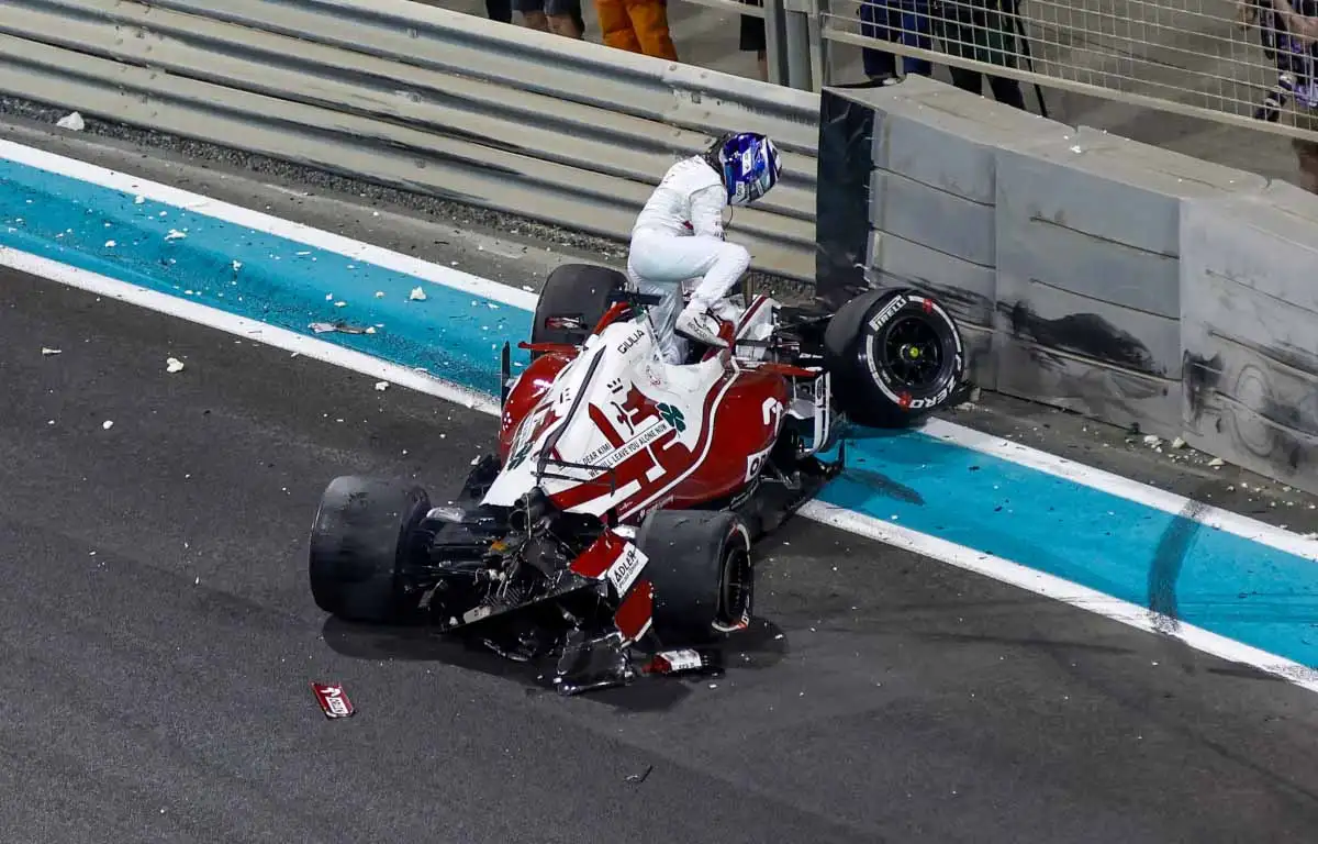 Kimi Raikkonen crashes in FP2. Abu Dhabi December 2021.