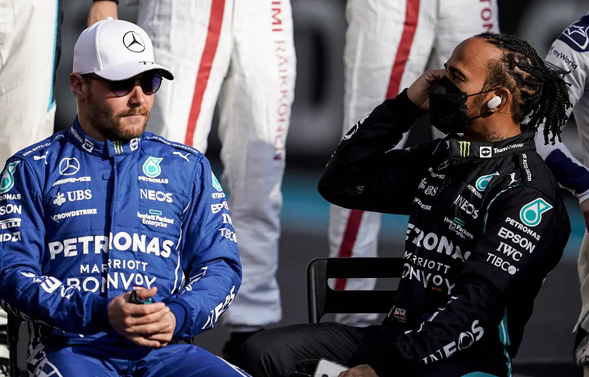 Valtteri Bottas and Lewis Hamilton in end-of-year-photos. December 2021