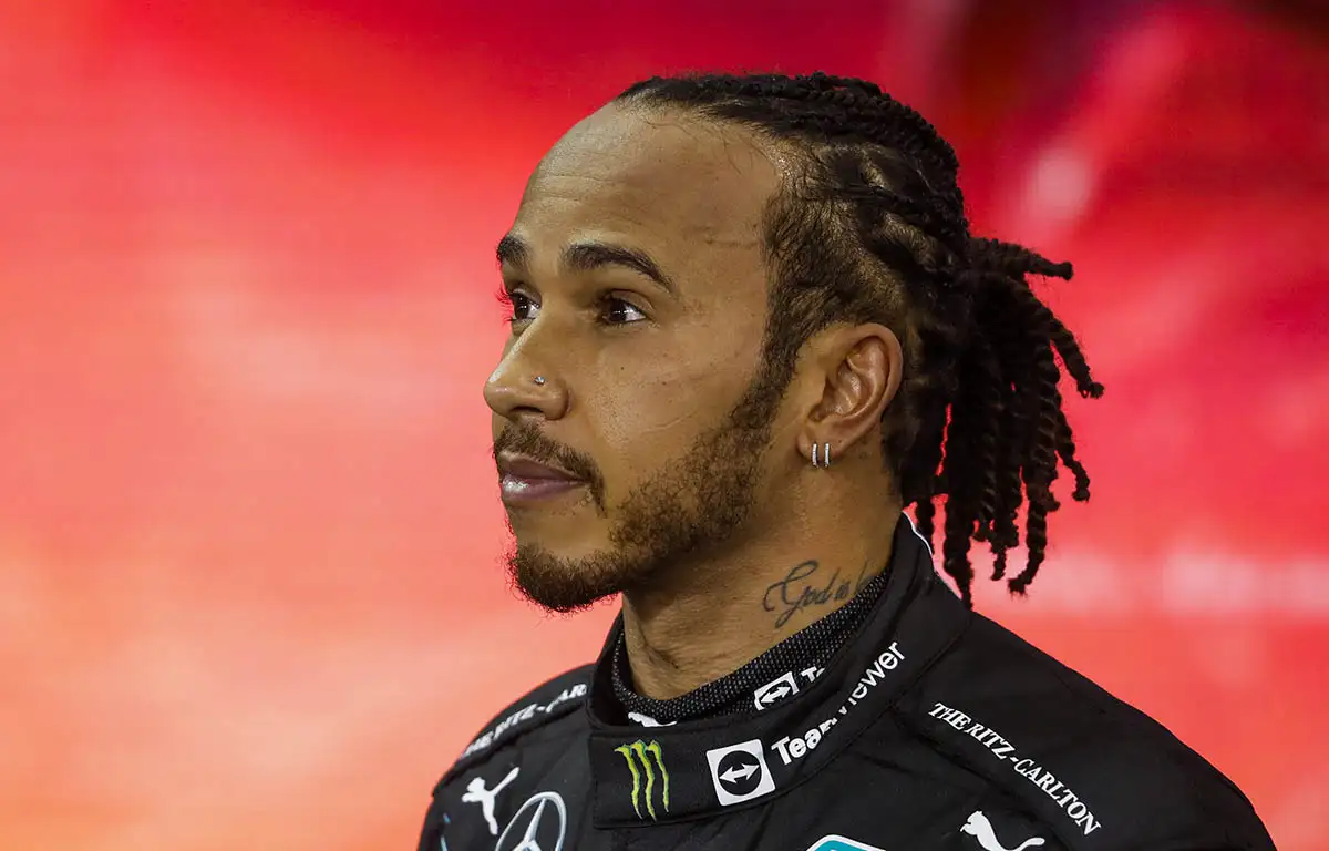Lewis Hamilton looks to the grandstands in Abu Dhabi. December 2021