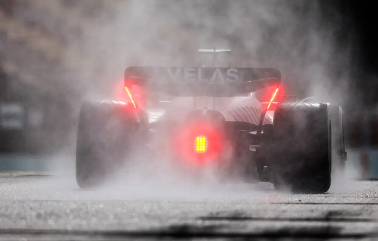 Carlos Sainz driving wet Pirelli tyres in the Ferrari F1-75 in the wet in testing. Barcelona February 2022