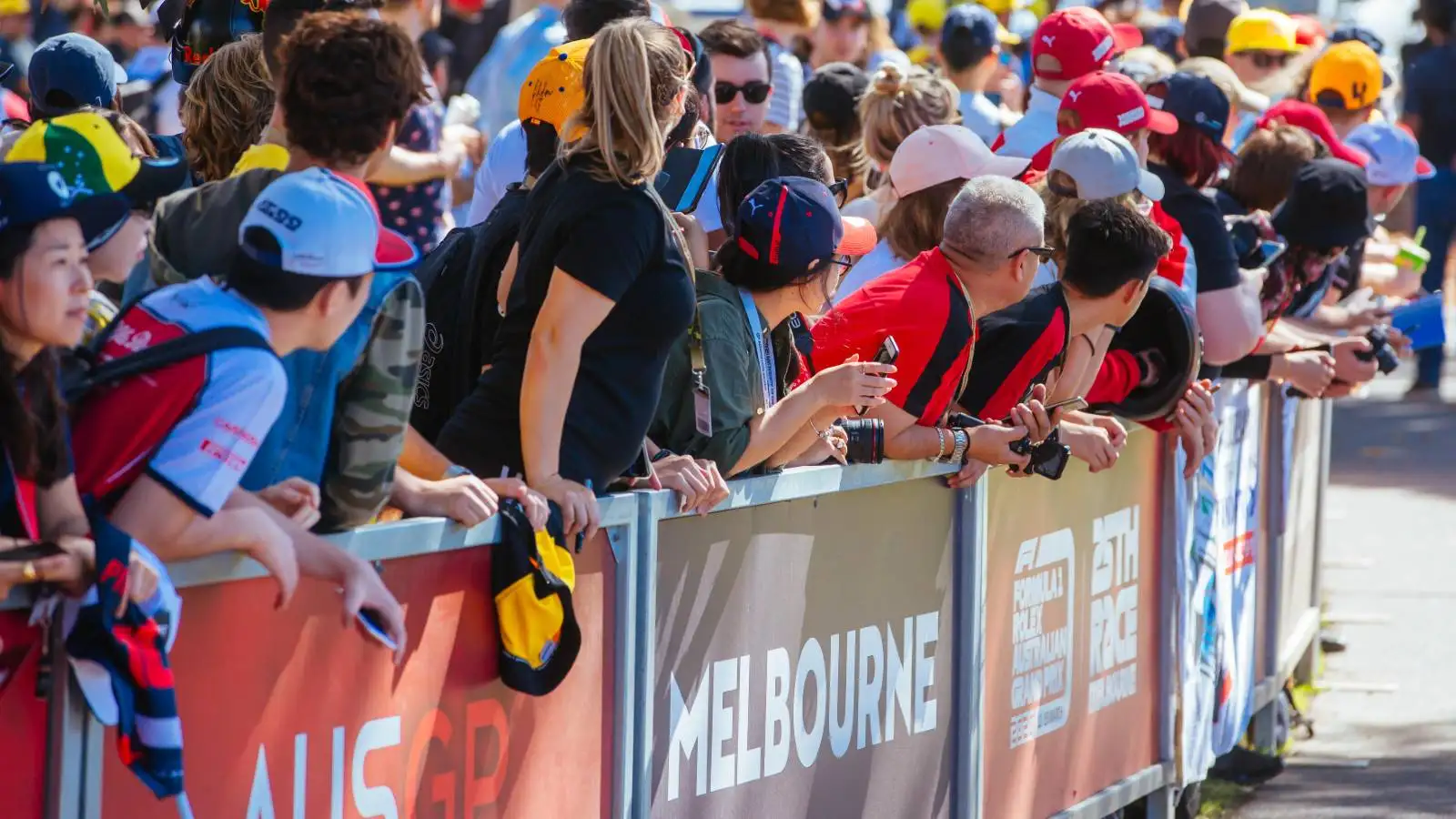 Fans behind the barrier at the Australian GP. Melbourne March 2020.
